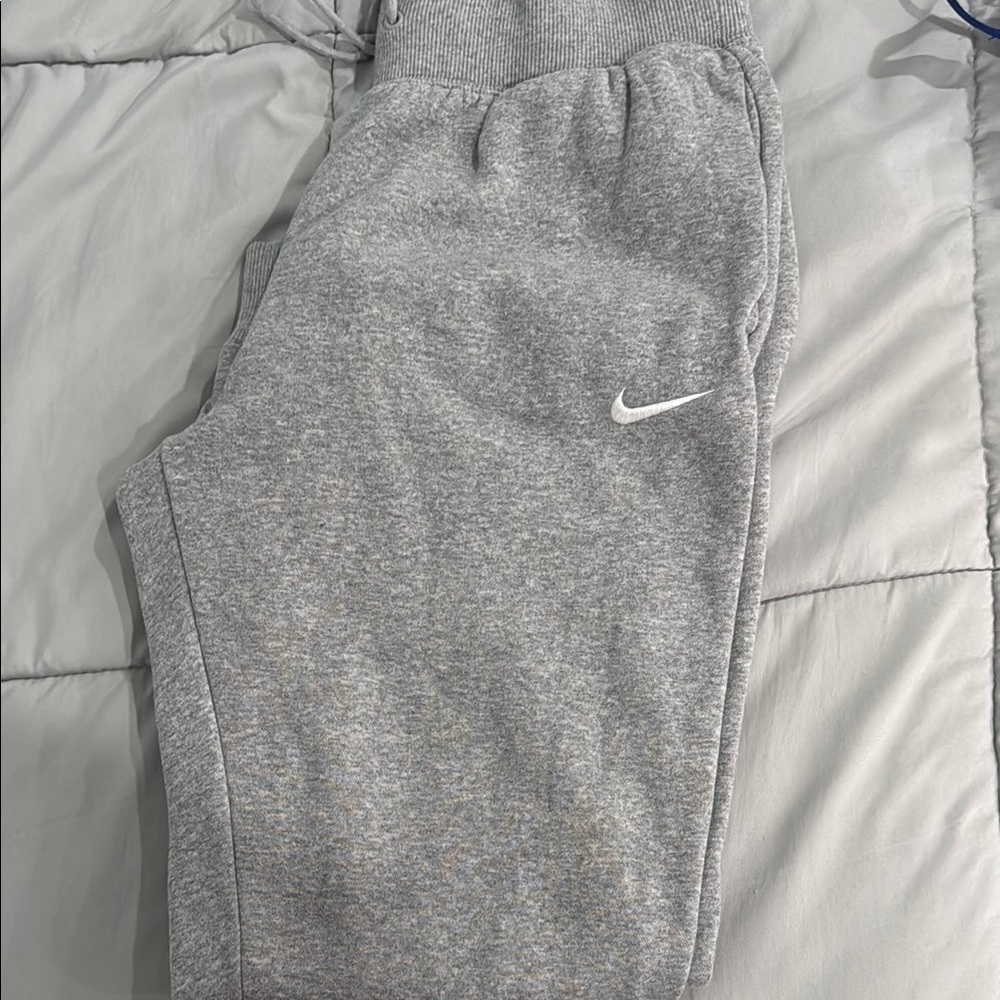 Nike woman’s Gray Sweatpants